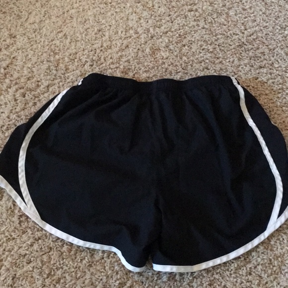 Nike tempo running shorts size XL youth - Picture 2 of 2